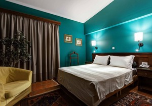 Premium Quad Retreat - Esperides Traditional Resort in Naoussa