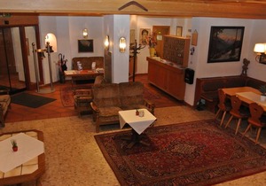 Standard Dreibettzimmer mit Frühstück - Hotel Gruberhof - Bed & Breakfast in Innsbruck