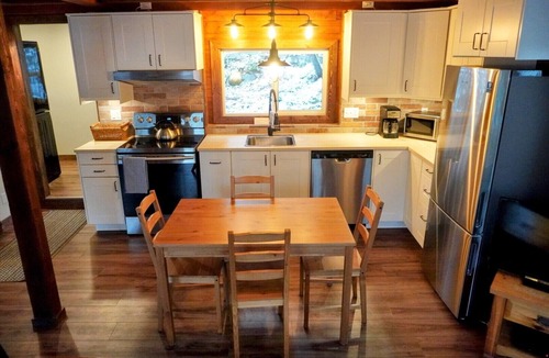 Nelson Cabin | Creekside Cabin - 2 minute walk to the beach. See calendar for available dates.