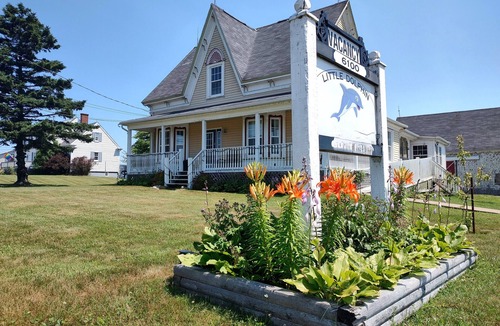 Meteghan Apartment | Lots of room for friends or families. A peaceful and roomy 3 bedroom apartment.