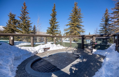 Mammoth Lakes House | Spacious Townhome in with SPECTACULAR mountain views n