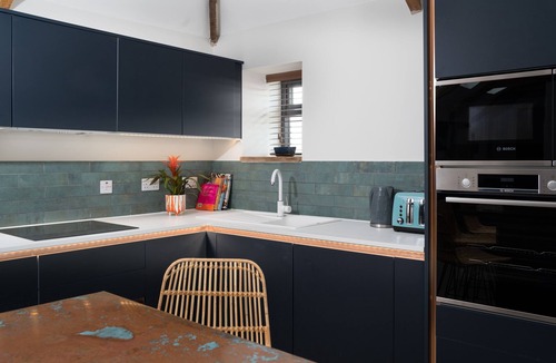 Helford Passage Cottage | THE RUM HOUSE, pet friendly, character holiday cottage in Porthallow