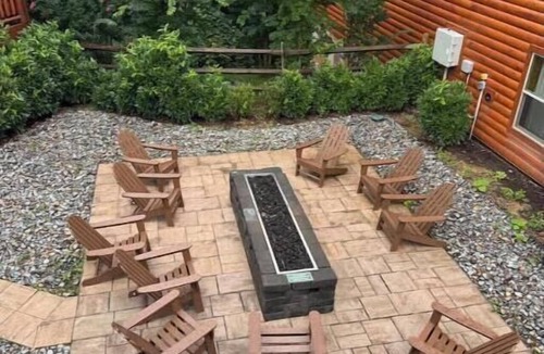 Gatlinburg Apartment | Top of Smoky Mtn One Bedroom Deluxe/Views