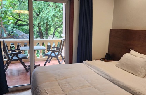 Antoneys Cay Resort | Tranquil Paradise w/private round-trip transportation and custom KING Beds,