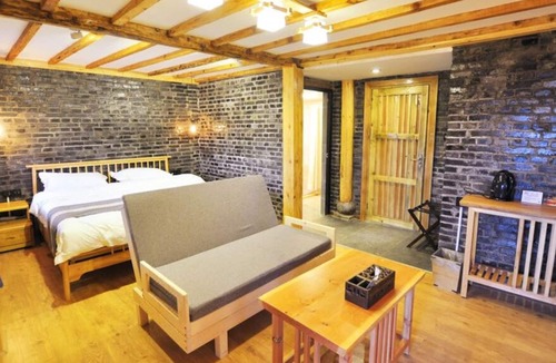 Jinghong House | Tropical Rainforest Cabin