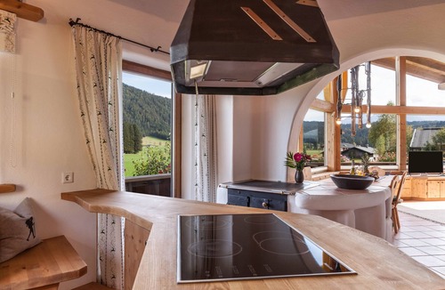 Leutasch House | Vacation Home 'Panorama Lodge Leutasch' with Mountain View, Terrace & Sauna