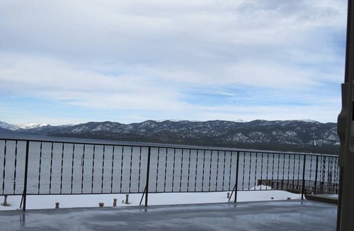 Al Tahoe Condo | Waterfront/Lakefront Views South Lake Tahoe XMAS 26 to New Years 27 Week Unit G