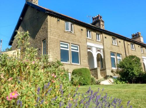 1 Bridge End & Garden in Grassington