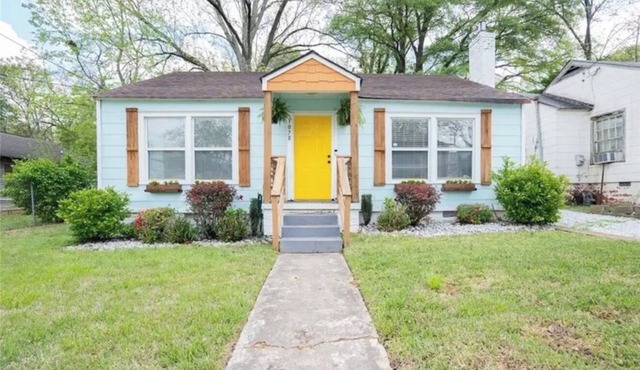 12 Min to Mercedes-Benz Stadium 2BR Sleeps 5 4 Min to MARTA in East Point