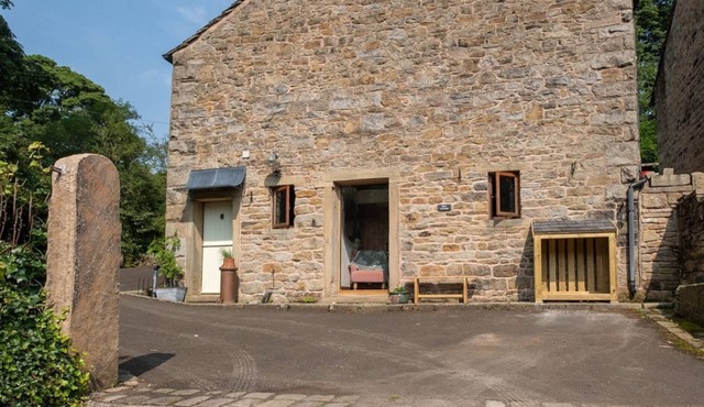 2 bedroom accommodation in Hayfield, near High Peak in Little Hayfield