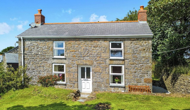 2 bedroom accommodation in Troon, near Camborne in Camborne