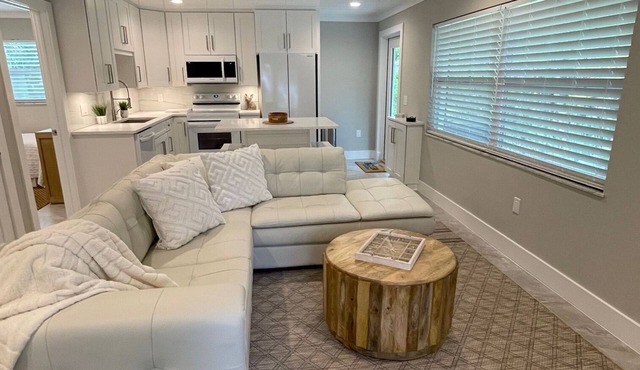 2 Bedroom Duplex - Close to Causeway/Walk to Nerita Beach! in Sanibel