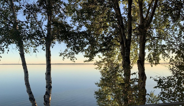 2 Bedroom Lakefront Rustic Cabin in Westerose