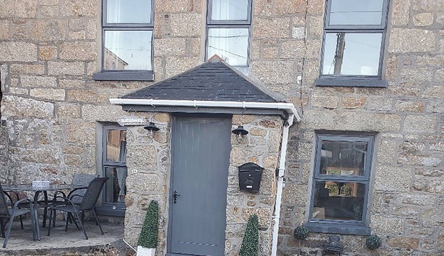 3 bedroom accommodation in Mousehole, near Penzance in Penzance