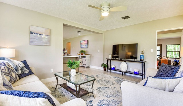 3 Mi to Downtown Bradenton: Family Home w/Yard! in Bradenton