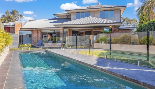 6A Blair St - Echuca Holiday Homes in Moama