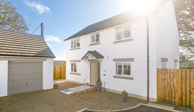 ABELIA, pet friendly, country holiday cottage in Lelant in St. Ives