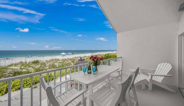 Beachfront Paradise 111 ~ Yes, That'S Your View! ~ in Holmes Beach