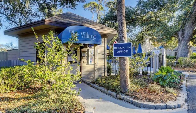 Beachside Villa | Golf, Pool + Full Kitchen in Hilton Head