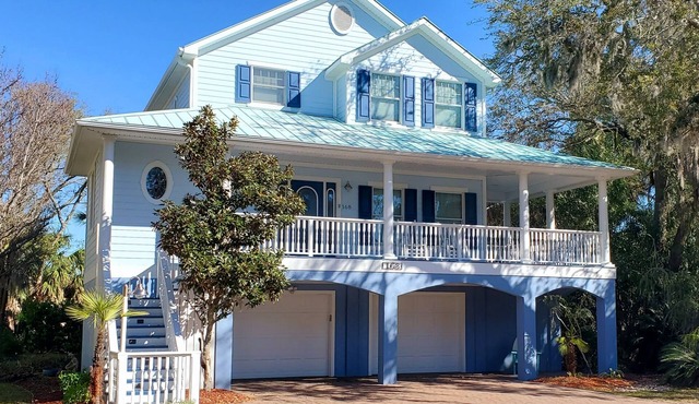 Beautiful Custom Home with Great Views and Outdoor Space Near the Cabana Club. in Fripp Island