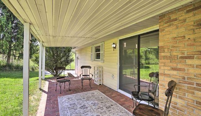 Bluefield Retreat w/Pool Table: Near Parks! in Bluefield