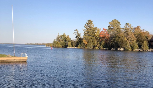 Bobcaygeon Waterfront-Walk to Town-King Beds in Bobcaygeon