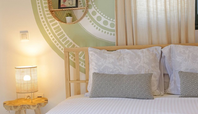 Boho Studio with terrace and pool close to the beach in Digeliotika