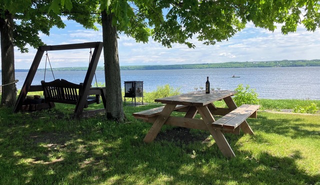THE HOUSE OF THE RIVER WITH GREAT WATERS #CITQ 299191 in Saint-Laurent-de-l'Île-d'Orléans