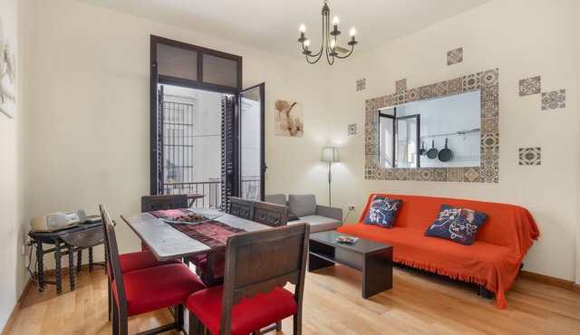 Centrica Jerez Apartment with Shared Terrace, Wi-Fi, and Air Conditioning in Jerez de la Frontera