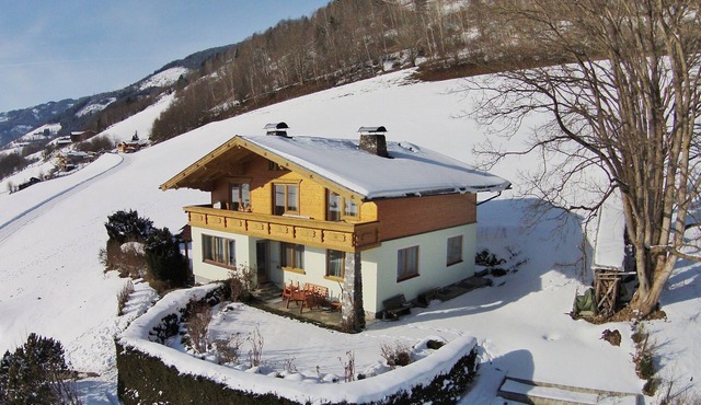Chalet with sauna in Piesendorf near ski area in Piesendorf