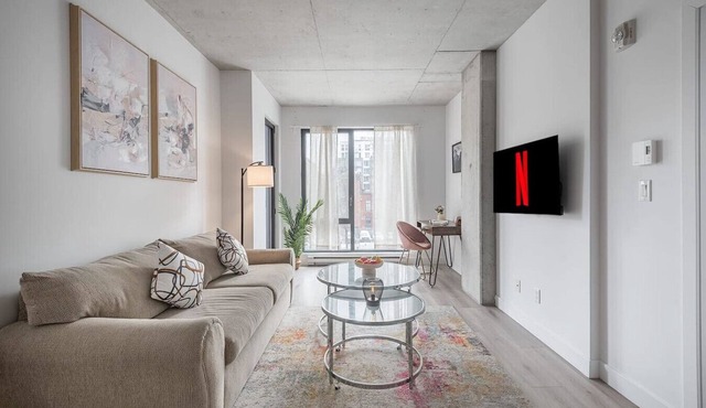 Chic 2BR in Old Port Walk to Everything in Montreal