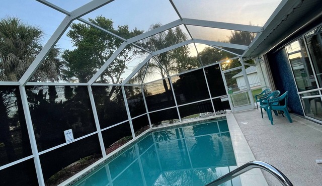 Comfy, clean, private home IN Venice, Florida; Heated Pool, Minutes to the Beach in Venice