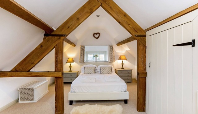 Cornerstone Cottage - a cotswold cottage that sleeps 2 guests in 1 bedroom in Chipping Campden