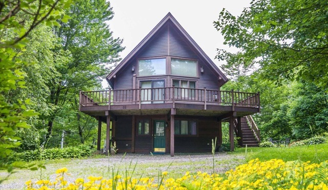 Cottage in the Woods, close to everything in Stowe in Stowe