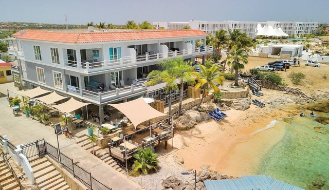 Den Laman - Barracuda - 1 bedroom oceanfront apartment. in Kralendijk