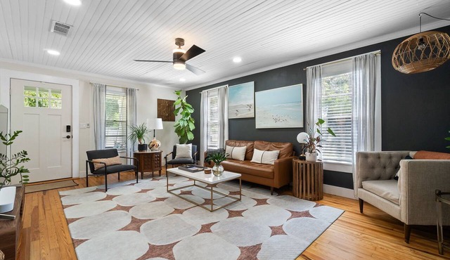 Downtown Pensacola Fenced Yard Pet-Friendly in Pensacola