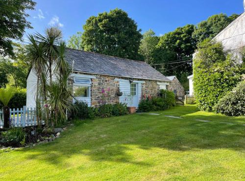 Dozmary Cottage in Launceston