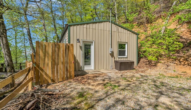 Eagles Perch@ Kentucky Lake- Water Access and Water View- Not in a subdivision in Waverly