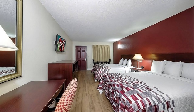Ensuring a Very Comfortable & Memorable Stay! Pool, Pet-friendly, Free Parking! in Ellenton