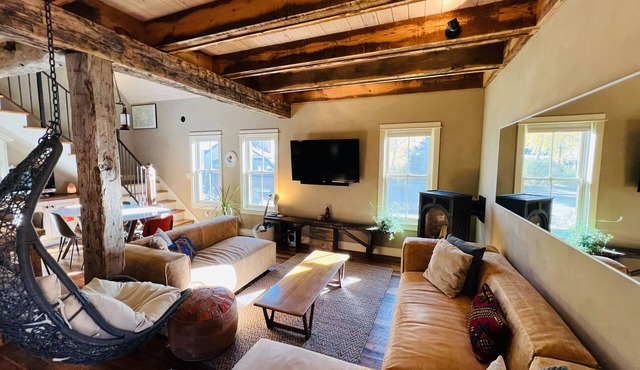 Gorgeous House in Town! Best Location, Hot Tub, and Steam Shower! in Crested Butte