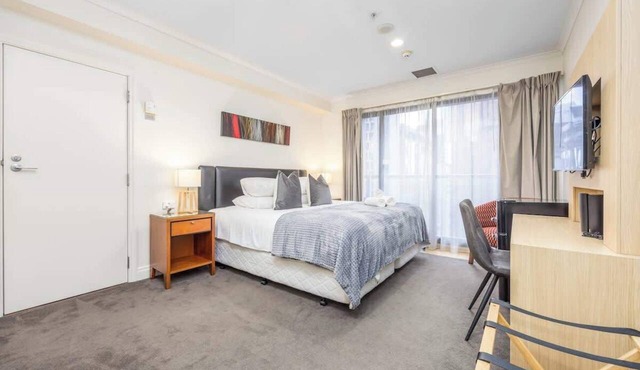 Highrise studio w AC, Pool and Gym in Auckland CBD in Auckland
