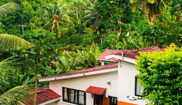 Homerez - House in Victoria, mountain view in Victoria