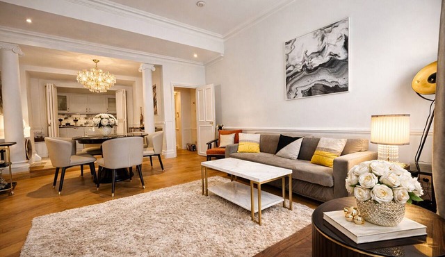 Knightsbridge & South Kensington 2 Bed,2 Bath with Private Garden Near Hyde Park in London