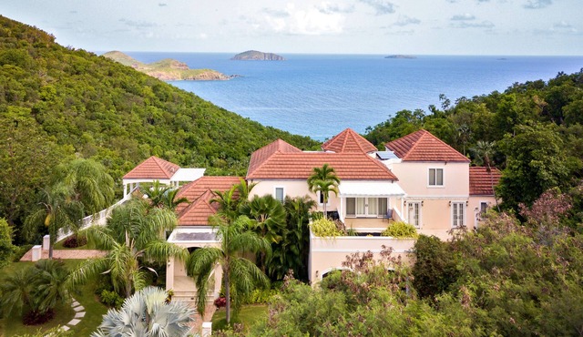 Lavenvelle -Luxury Oceanview Villa Ideal for Island Escapes & Corporate Retreats in St Thomas