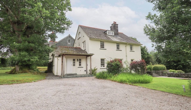 LITTLE ELLERS, family friendly, with a garden in Portinscale in Keswick