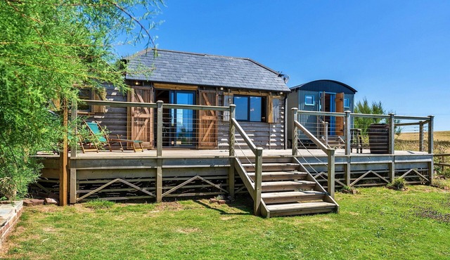 Lodge in Cornwall with Widemouth Bay Views in Widemouth Bay