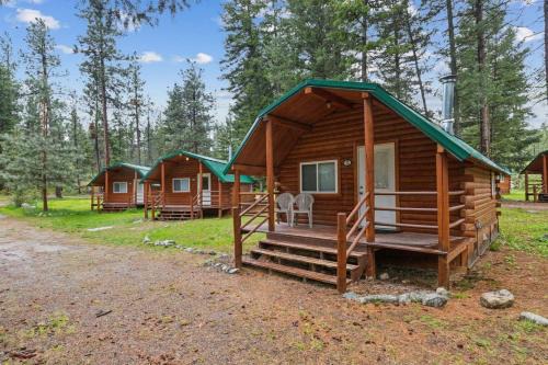 Lost Horse Lodge Double Queen Cabin 15 in Darby