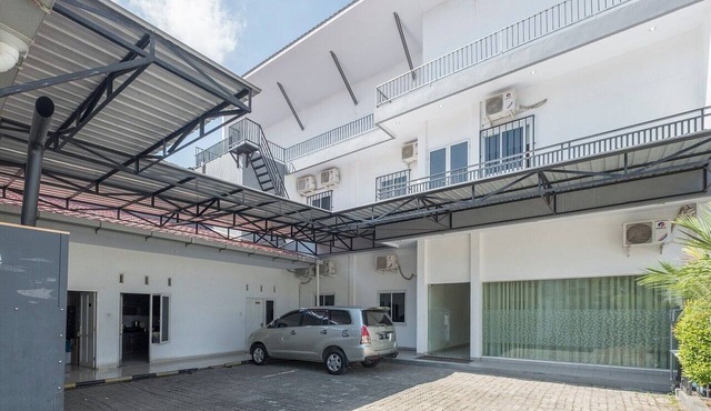 Luxury Deluxe DBL Retreat W/Free WiFi and Parking in Makassar
