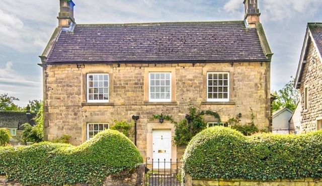 Luxury Grade II Listed House near Chatsworth in Matlock