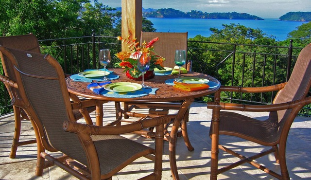 Luxury Home with Gorgeous Ocean Views ! in Potrero
